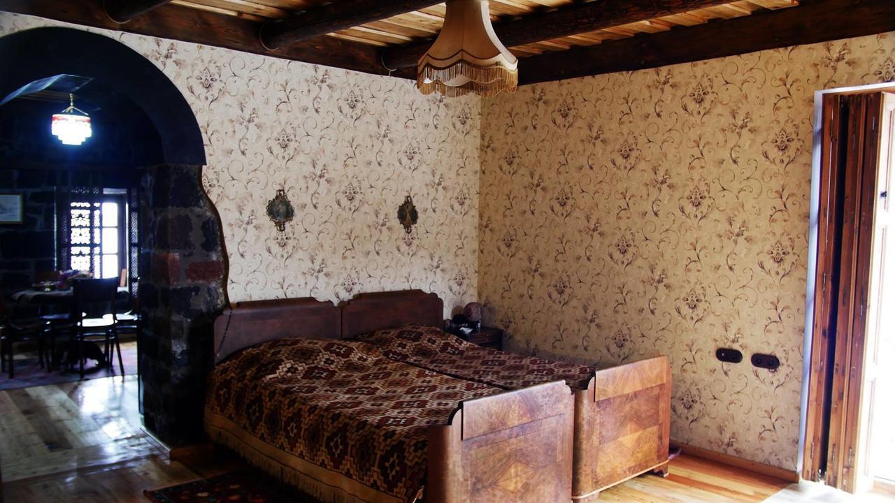 Bed and Breakfast Hye Aspet Հայ Ասպետ Гюмри Экстерьер фото