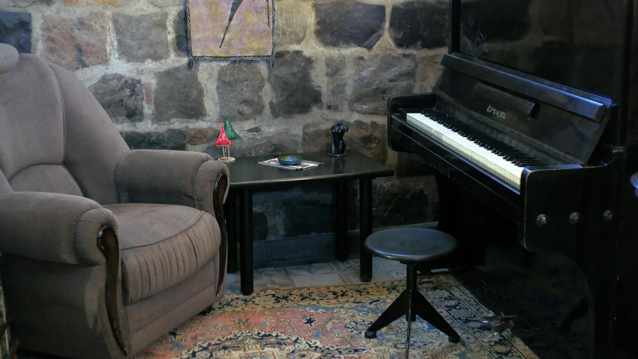 Bed and Breakfast Hye Aspet Հայ Ասպետ Гюмри Экстерьер фото