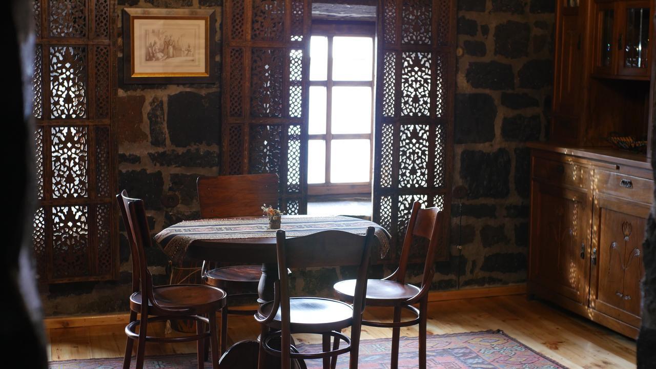 Bed and Breakfast Hye Aspet Հայ Ասպետ Гюмри Экстерьер фото