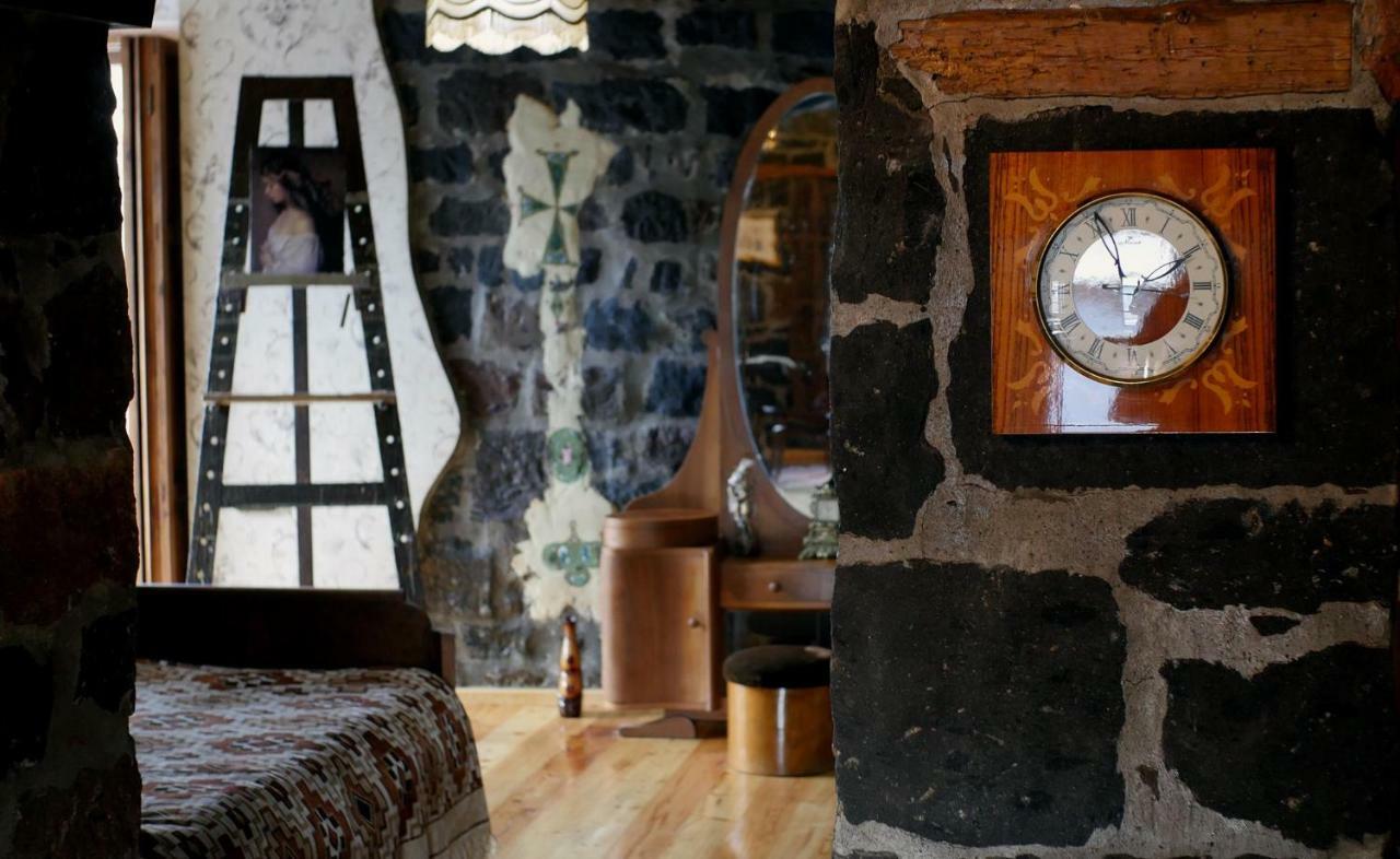 Bed and Breakfast Hye Aspet Հայ Ասպետ Гюмри Экстерьер фото