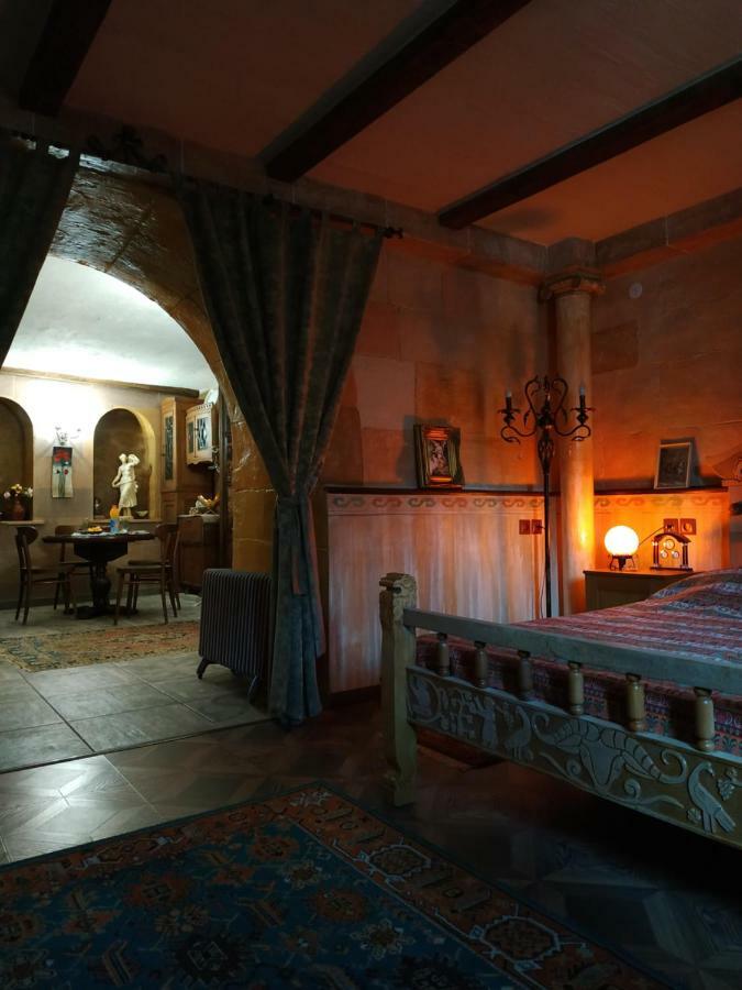 Bed and Breakfast Hye Aspet Հայ Ասպետ Гюмри Экстерьер фото