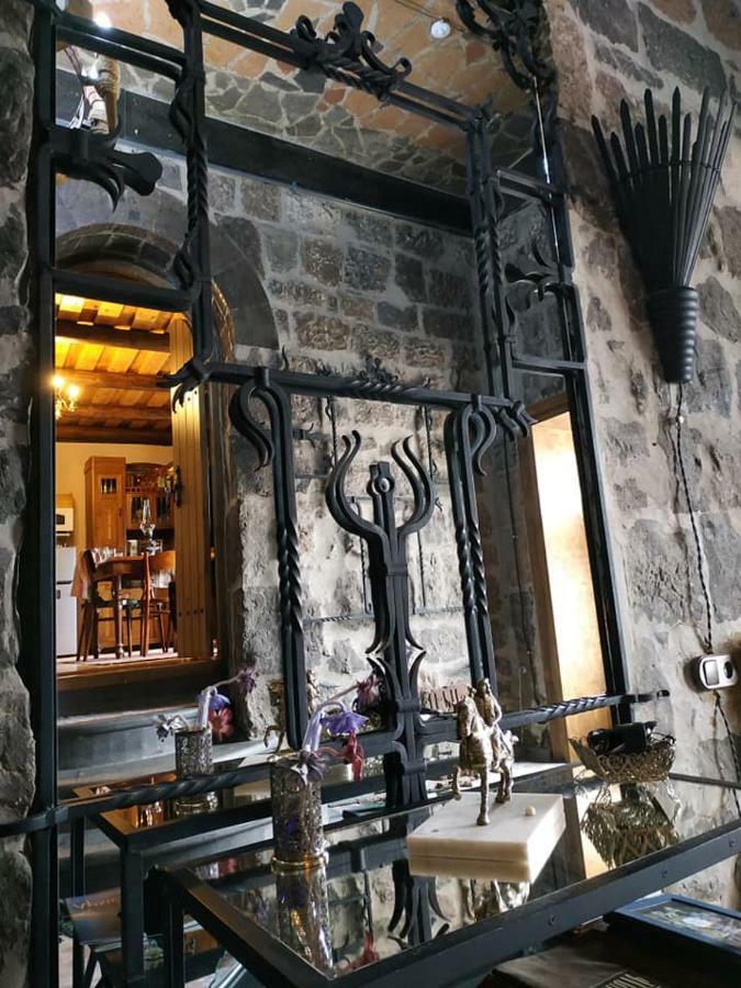 Bed and Breakfast Hye Aspet Հայ Ասպետ Гюмри Экстерьер фото